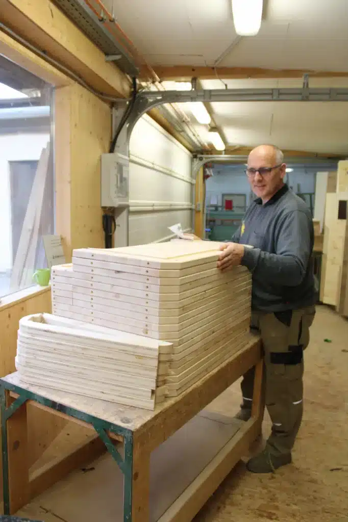 Fertigung von Kiefer-Vollholzteile für Feuerwasser Badefass und Outdoor-Badewanne